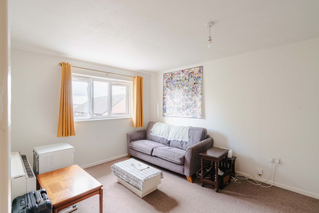 Property photo 3 of 10 Photo 3