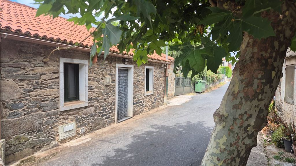 Property photo 1 of 12 Stone House In As Cruces (Sobrado): At The Foot Of The Camino De Santiago, Ready To Move In