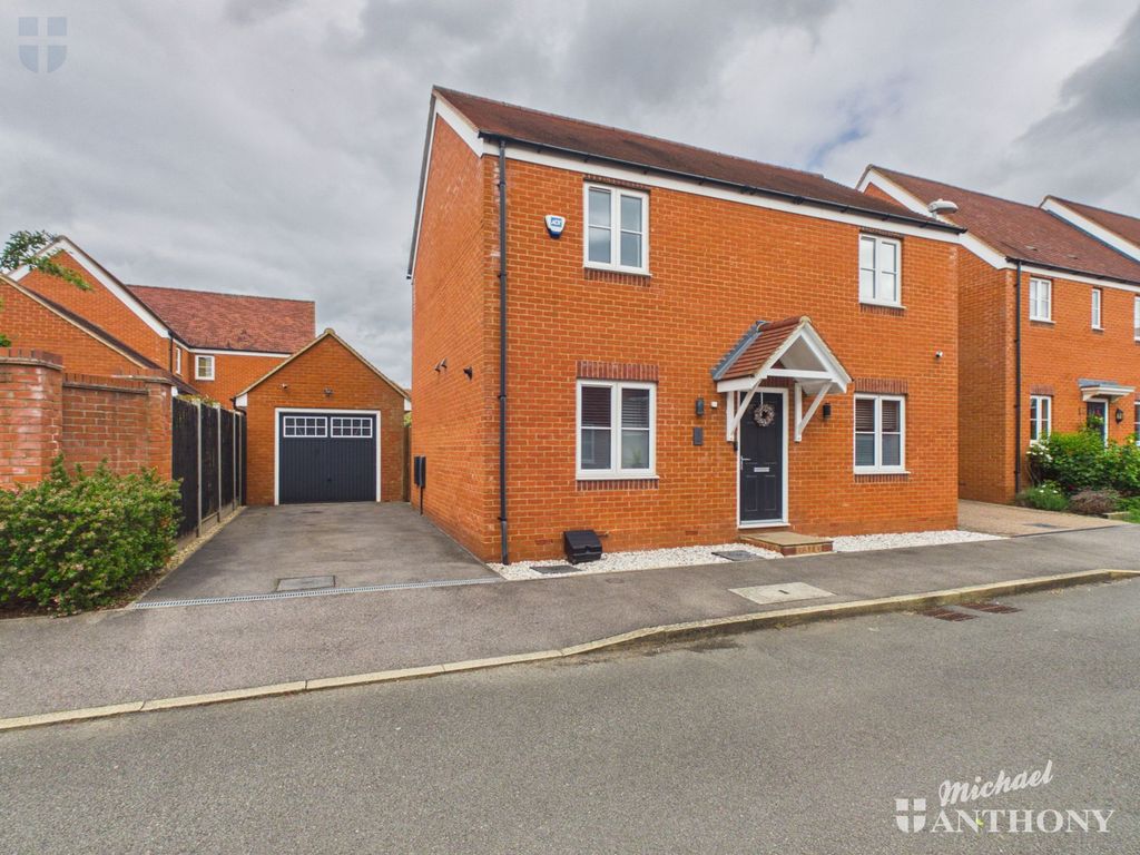 Property photo 1 of 13 Cam03218G0-Pr1028-Still019