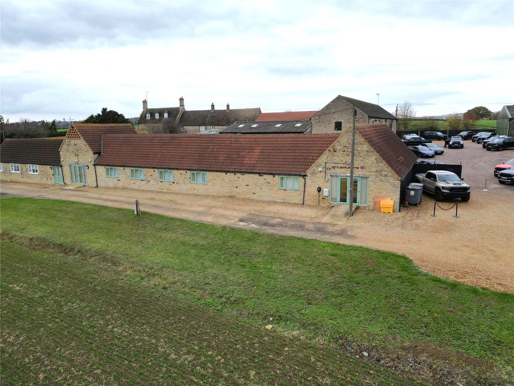 Property photo 2 of 7 Picture No. 27