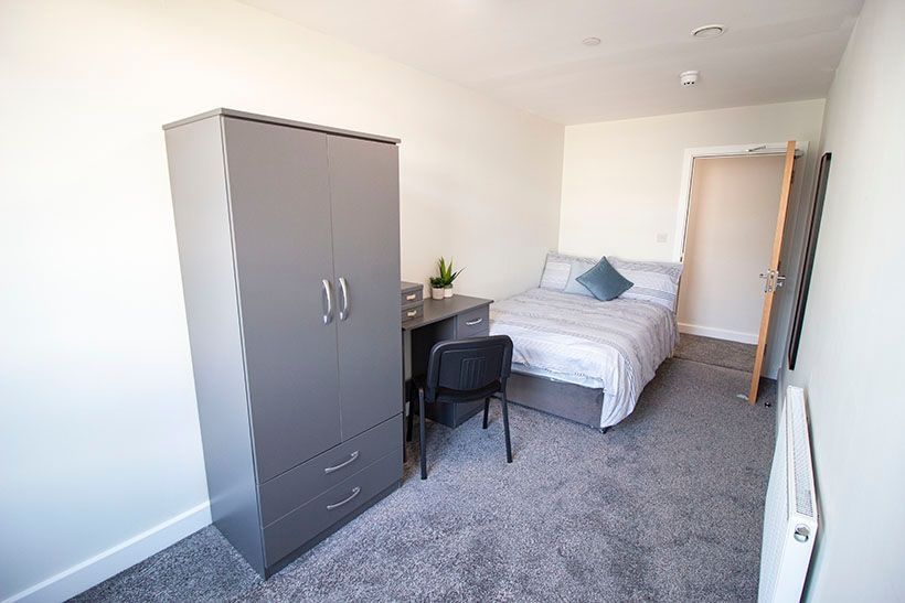 Property photo 2 of 5 Bright And Tidy Double Bedroom Featuring A Comfort...