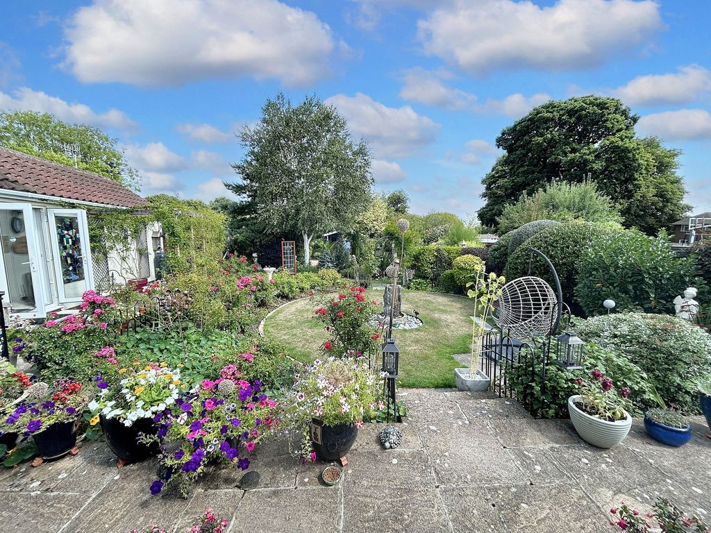 Property photo 2 of 29