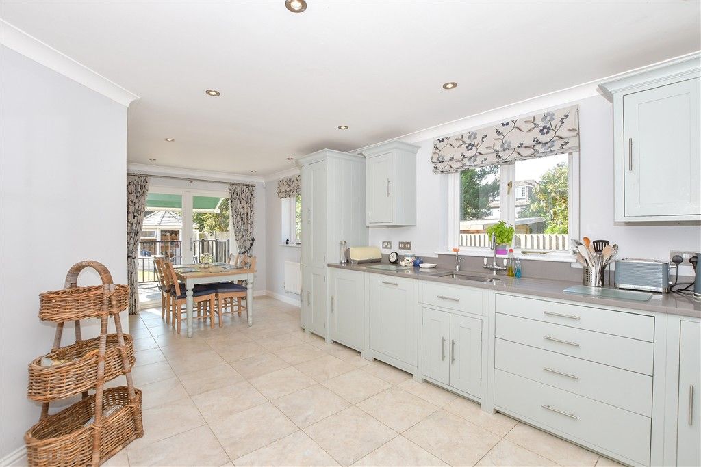 Property photo 3 of 21 Kitchen/ Breakfast Room