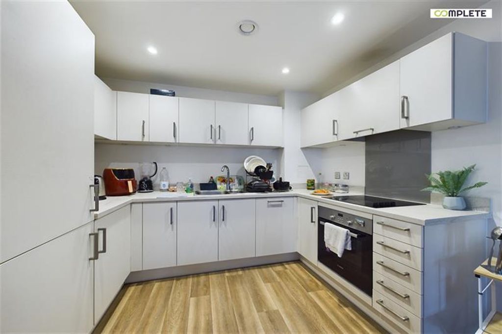 Property photo 1 of 7 (Main)