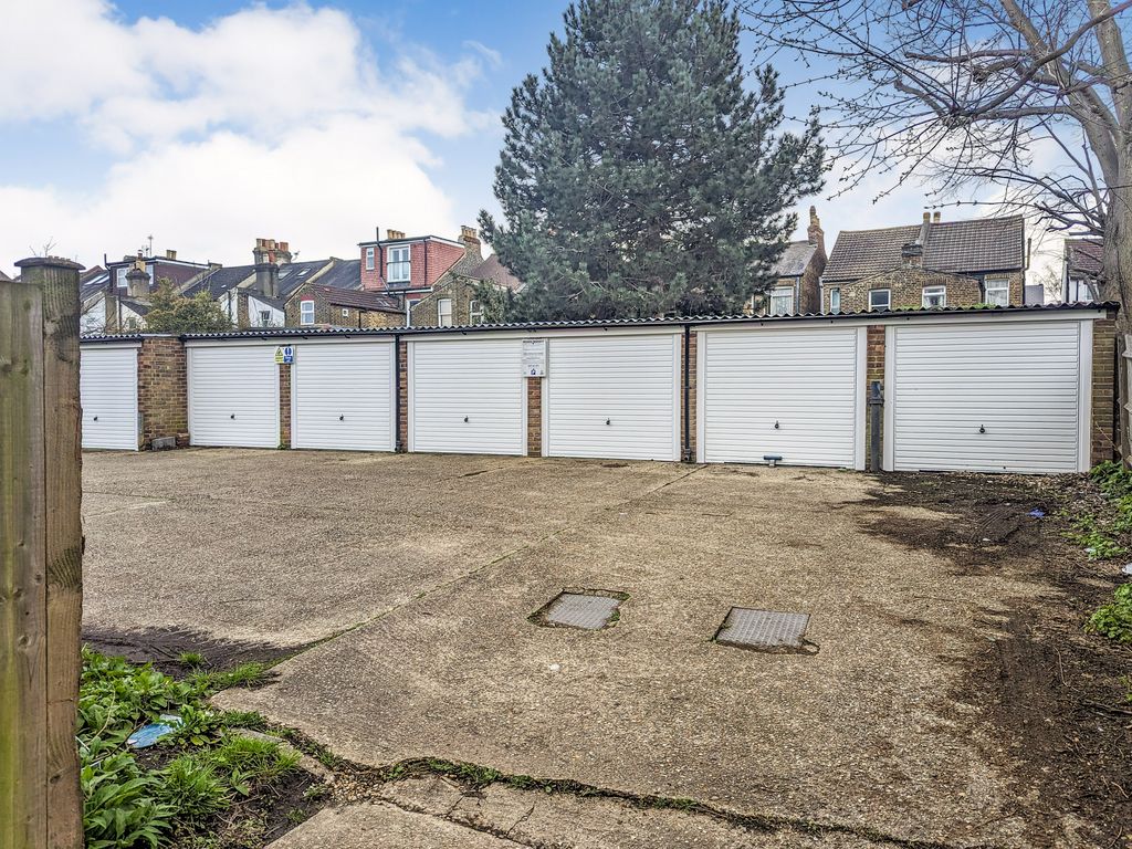 Property photo 2 of 2 Garage 14 At The Rear Of 78/104 Albert Road, London, Se25 4Jw