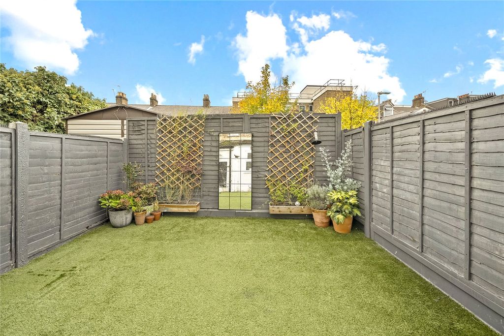 Property photo 3 of 19 Picture No. 05