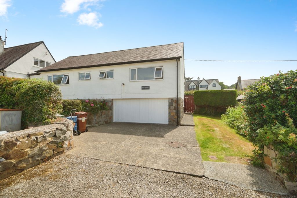 Property photo 1 of 17 Photo