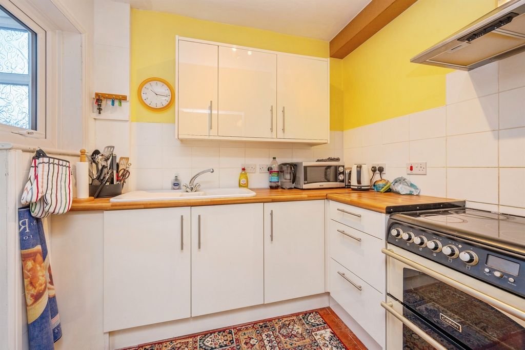 Property photo 3 of 17