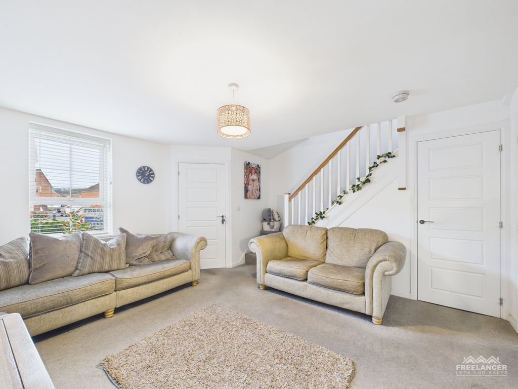 Property photo 2 of 20 Livin Room 2