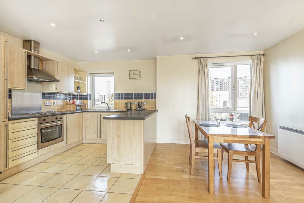 Property photo 3 of 8