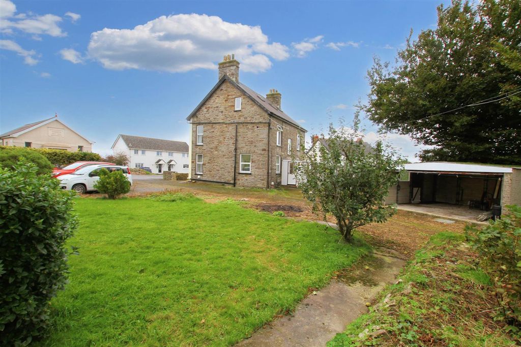 Property photo 1 of 56 Garden And House