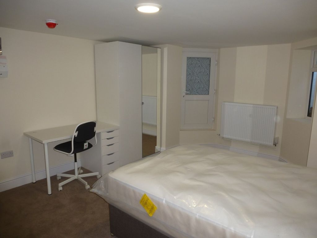 Property photo 3 of 10 4962422