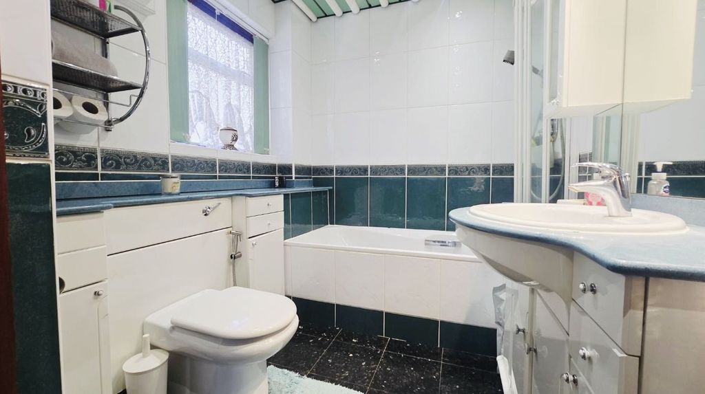 Additional image 10 of 5 bed semi-detached house for saleGledwood Gardens, Hayes UB4