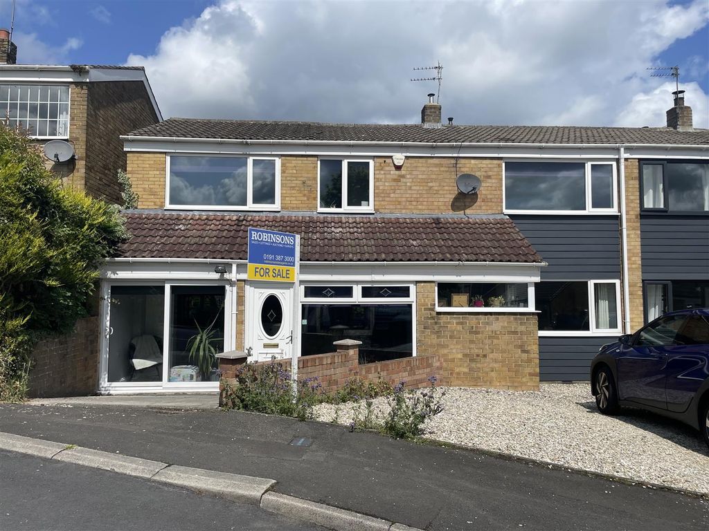 Property photo 3 of 23 92 Heathmeads B.Jpg
