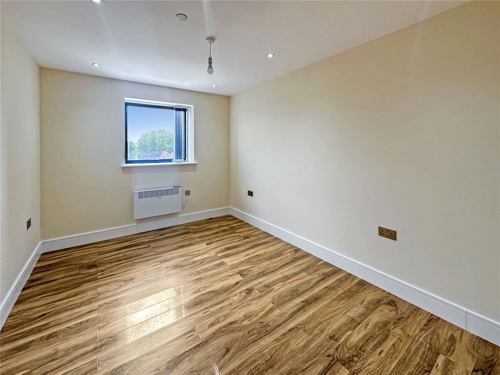 Property photo 3 of 9 Picture No. 17