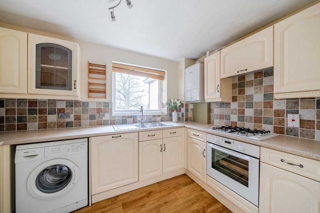 Property photo 3 of 13 1396632-7-695F90d...