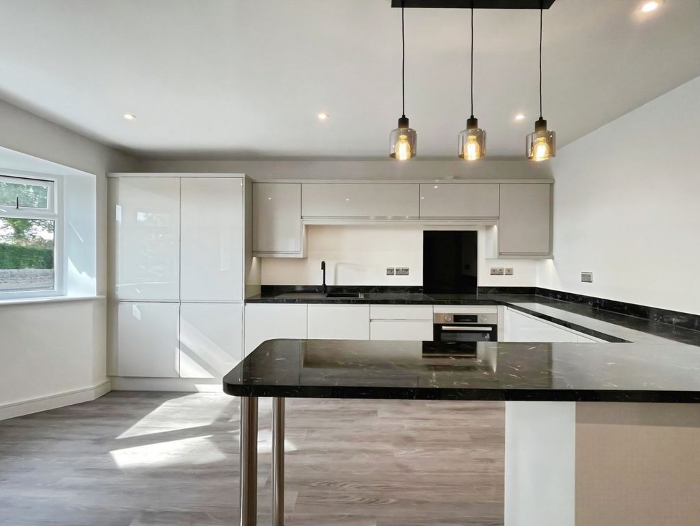 Property photo 2 of 35 Breakfast Kitchen