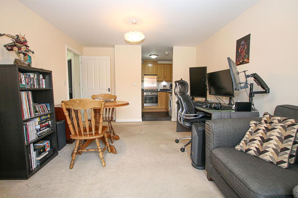 Property photo 3 of 10 Img_7686 Lvg.Jpg