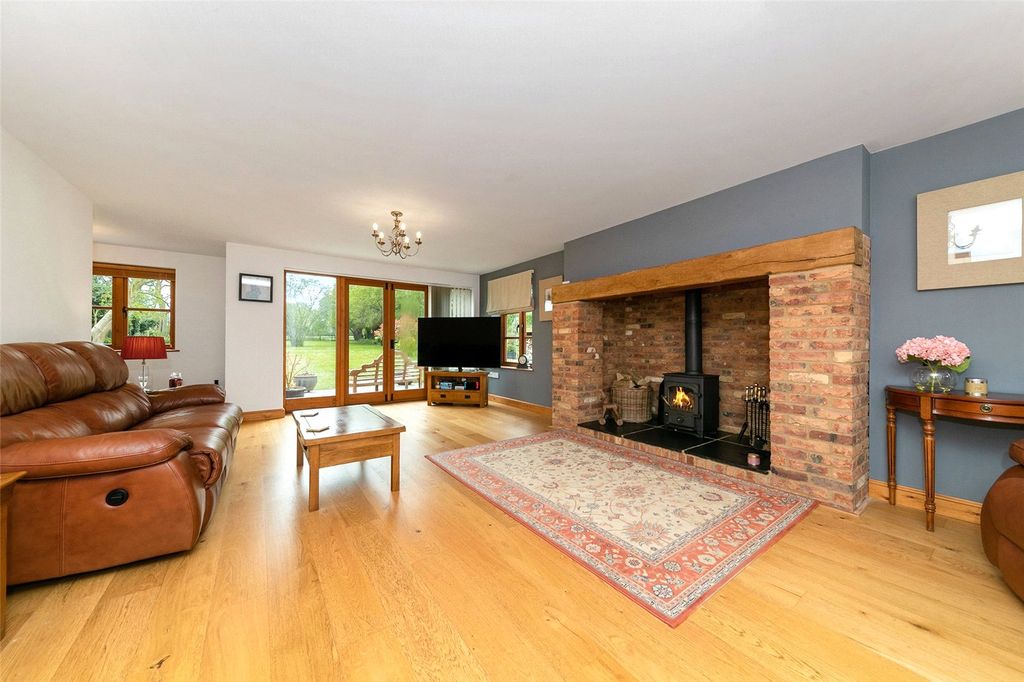 Property photo 3 of 22 Picture No. 16