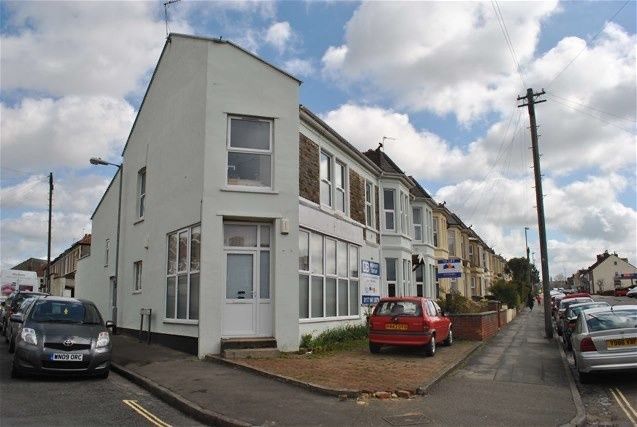 Property photo 1 of 4 Bright Corner Terraced Property With Large Street-...