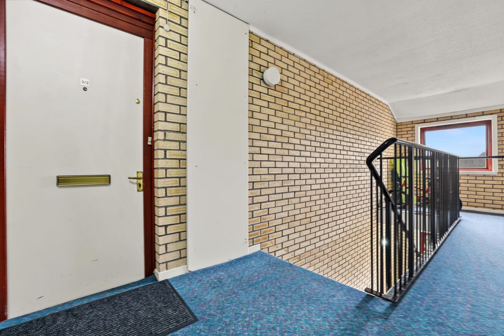 Property photo 2 of 26