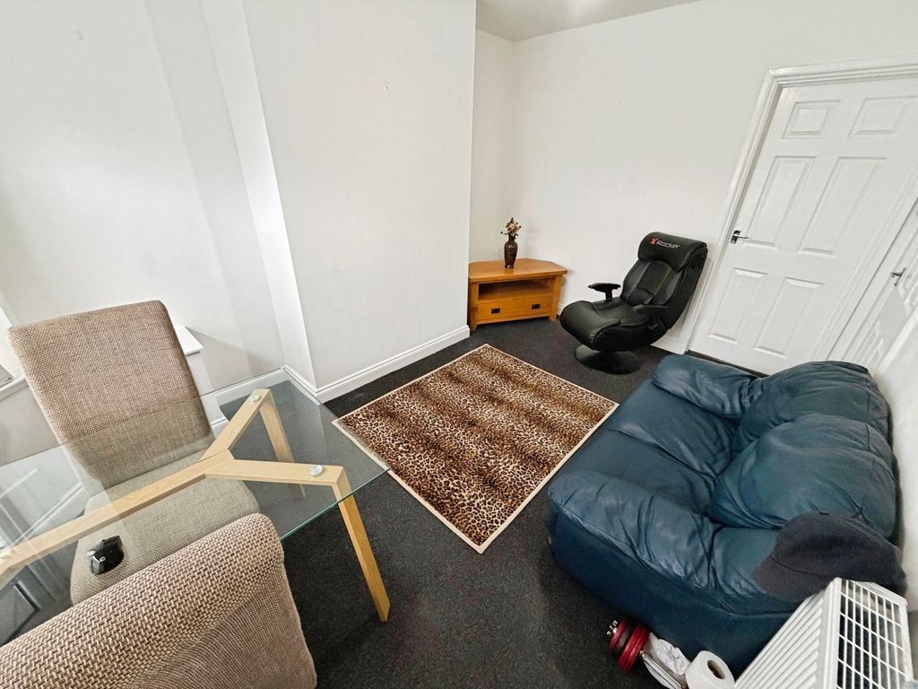 Property photo 3 of 9 Living Room