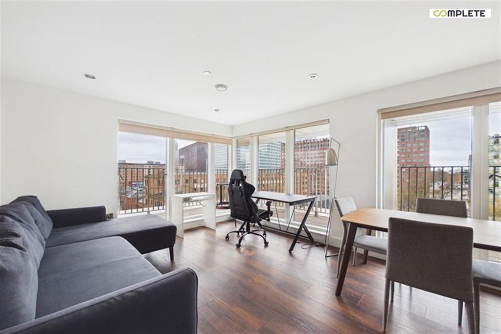 Property photo 1 of 11 (Main)