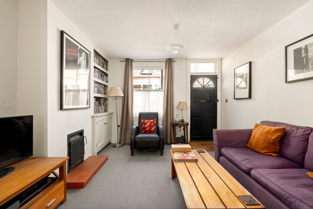 Property photo 3 of 13