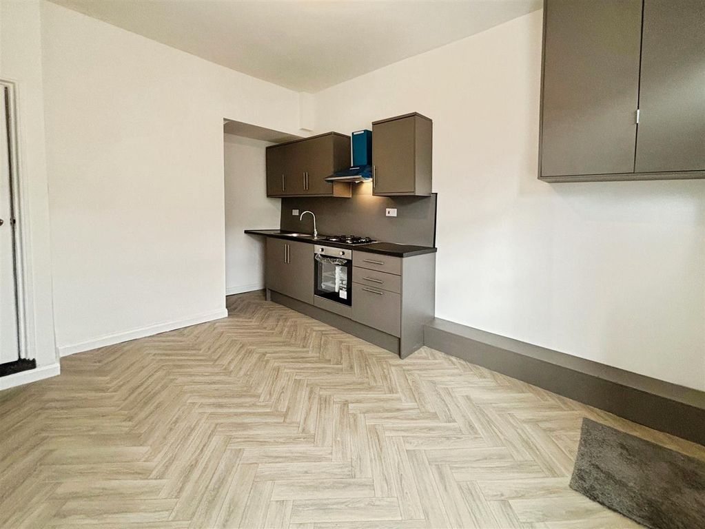 Property photo 3 of 15 Kitchen/Living Room