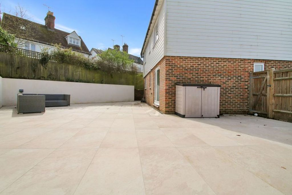 Property photo 3 of 19
