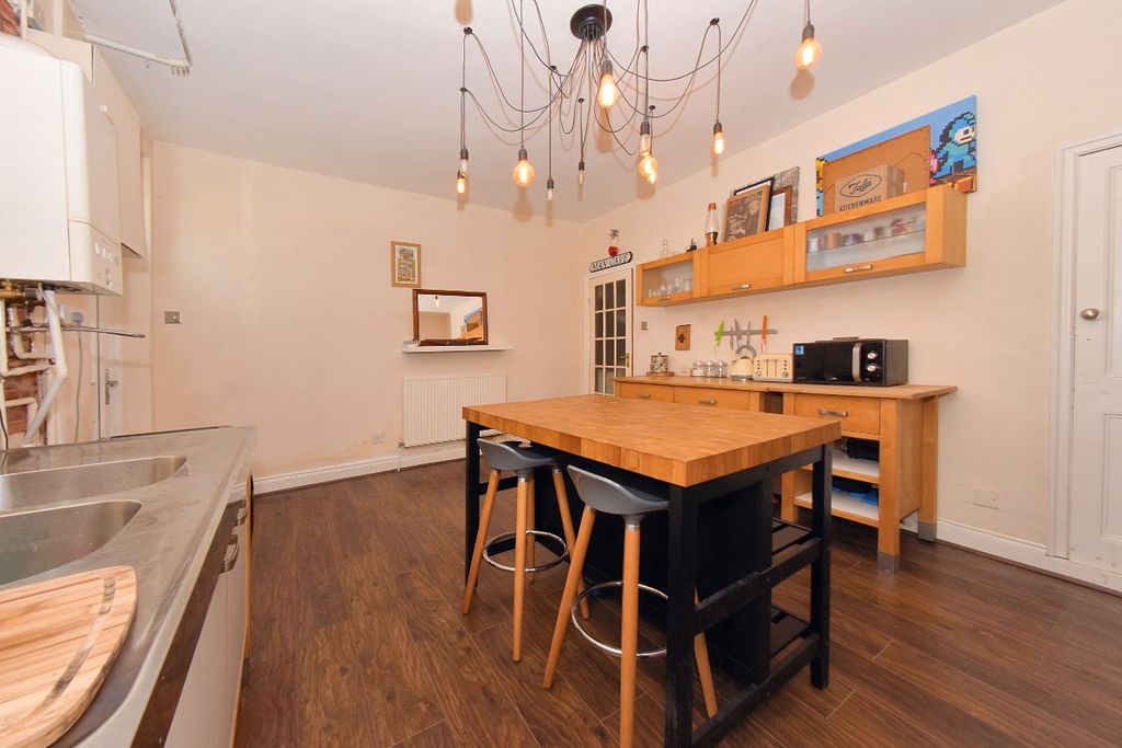 Property photo 2 of 26