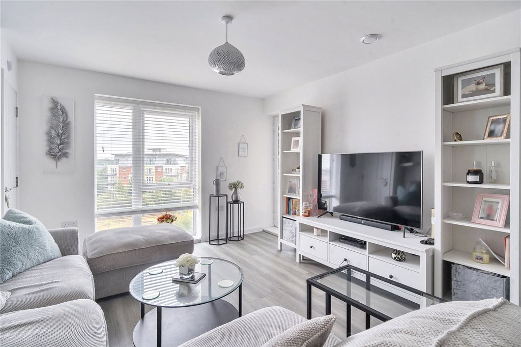 Property photo 2 of 26 Picture No. 13