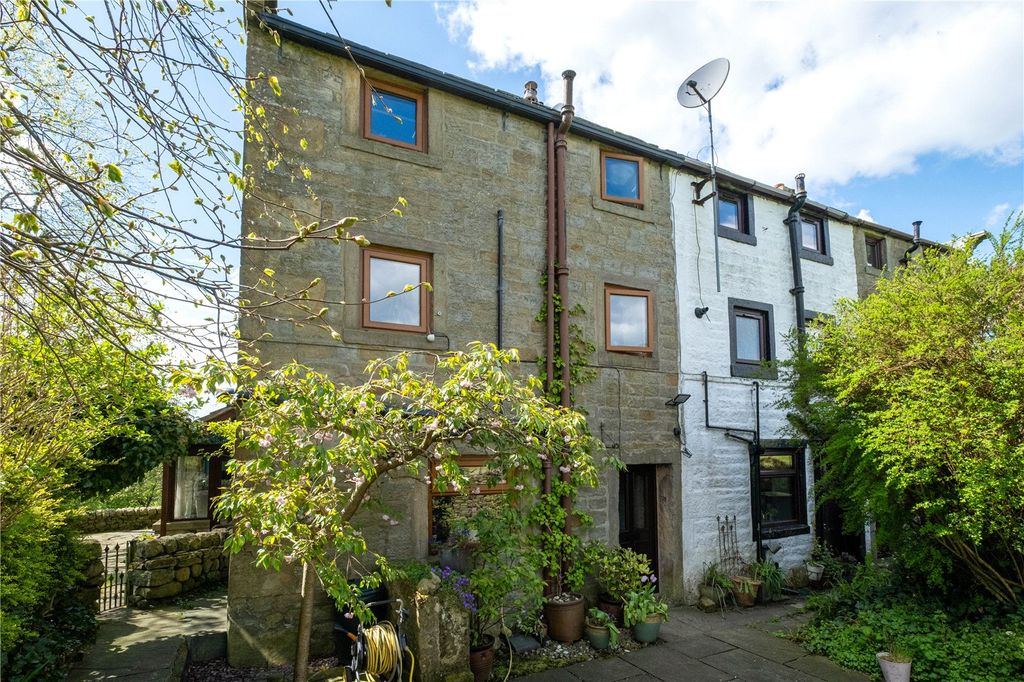 Property photo 1 of 31 Stunstead Cottages