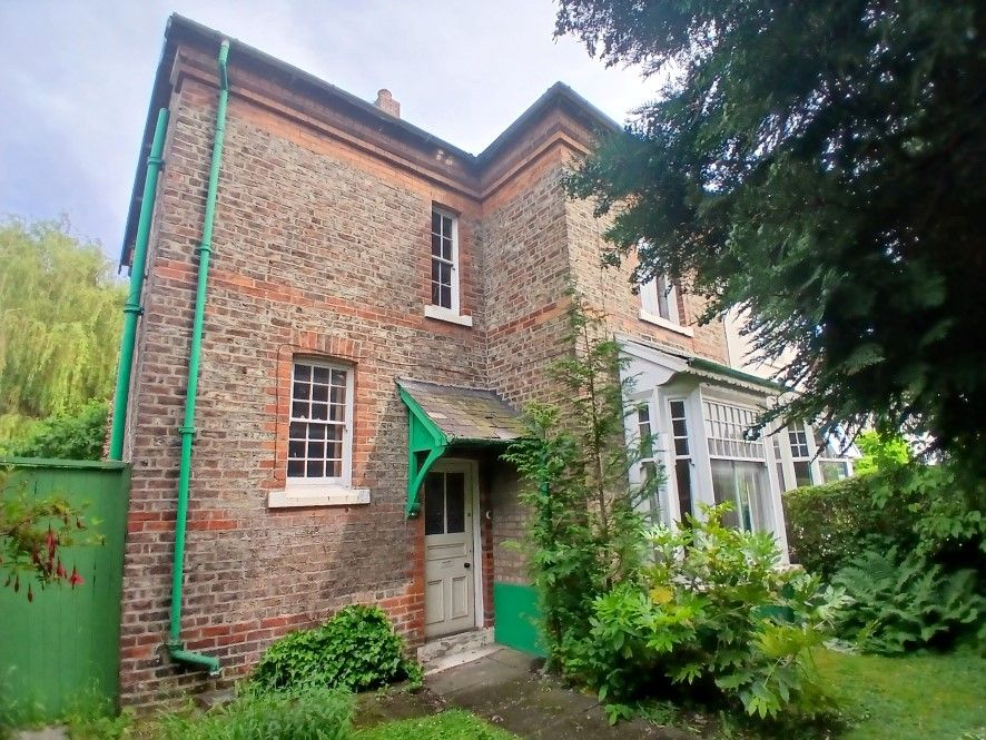 Property photo 1 of 27