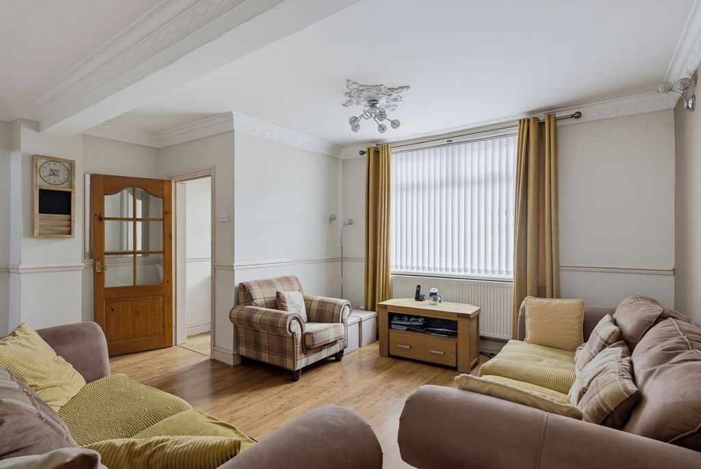 Property photo 3 of 33