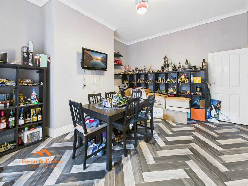 Property photo 3 of 13 Cam03956G0-Pr0198-Still003.Jpg