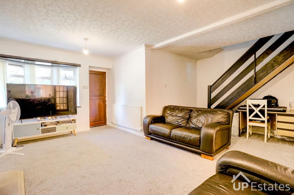 Property photo 2 of 26