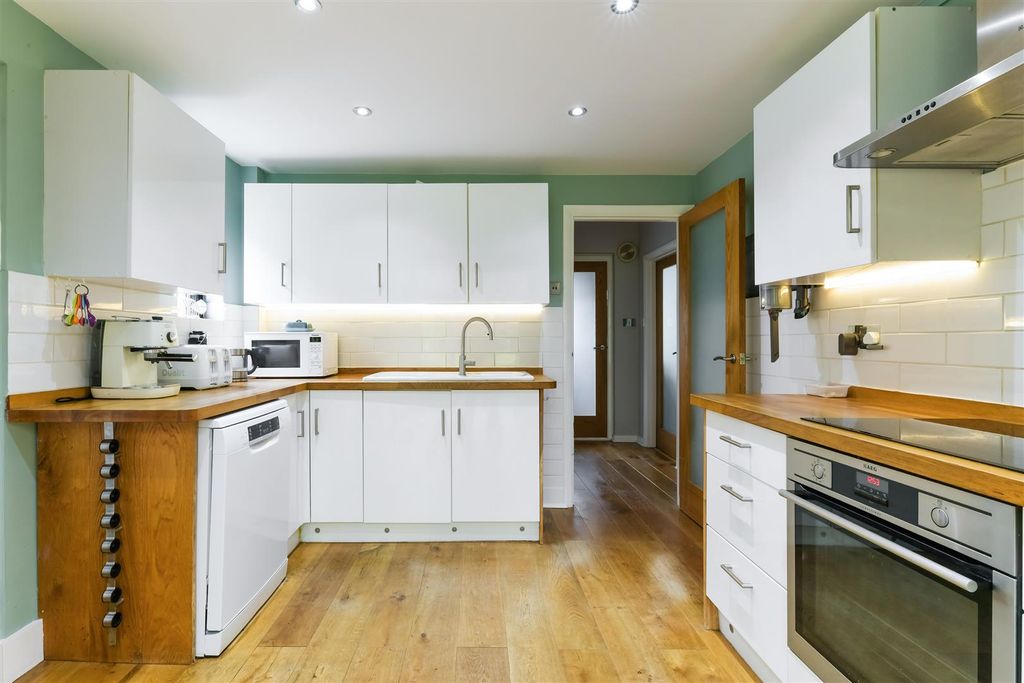 Property photo 2 of 35 Cross Road (13).Jpg