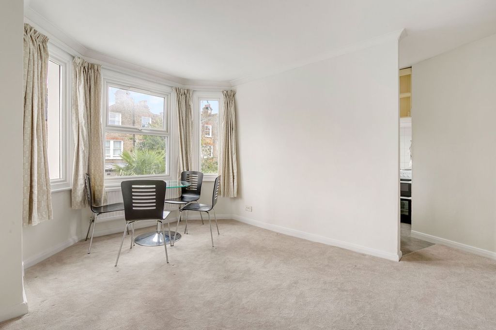Property photo 3 of 11