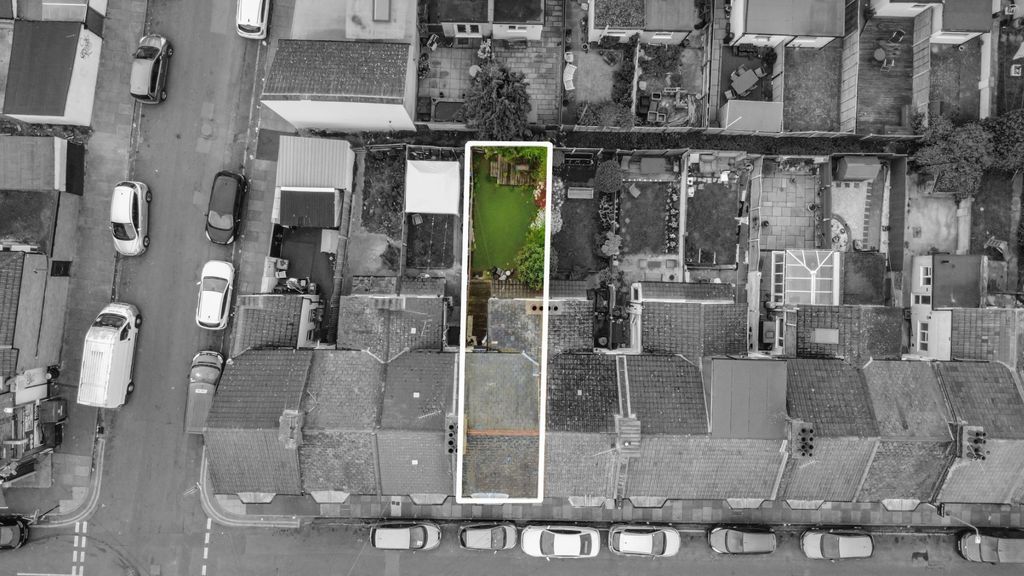 Property photo 2 of 14 5140611