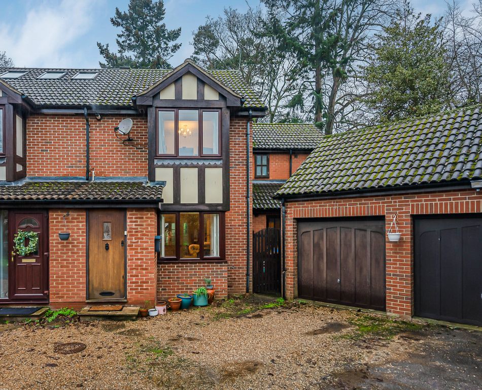 Property photo 1 of 11 Front