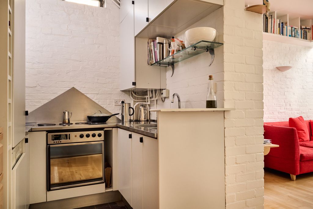 Property photo 3 of 12