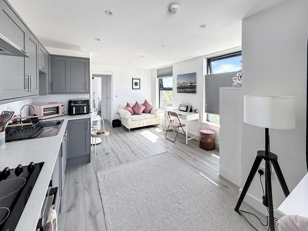 Property photo 3 of 7