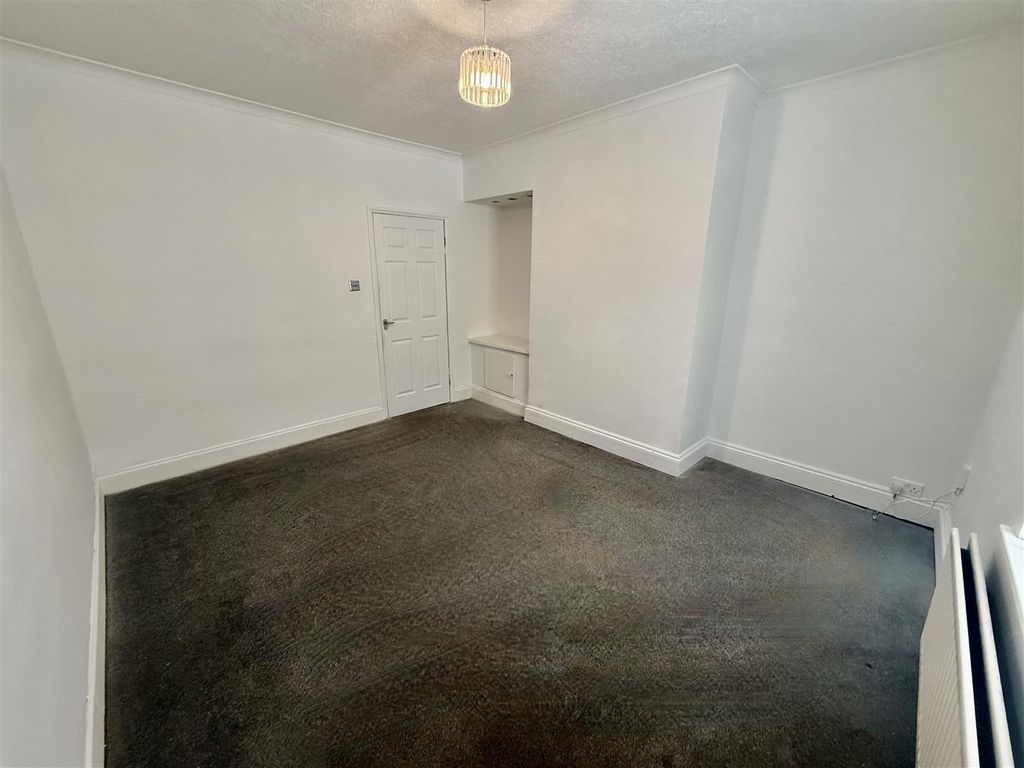 Property photo 2 of 10 Lounge