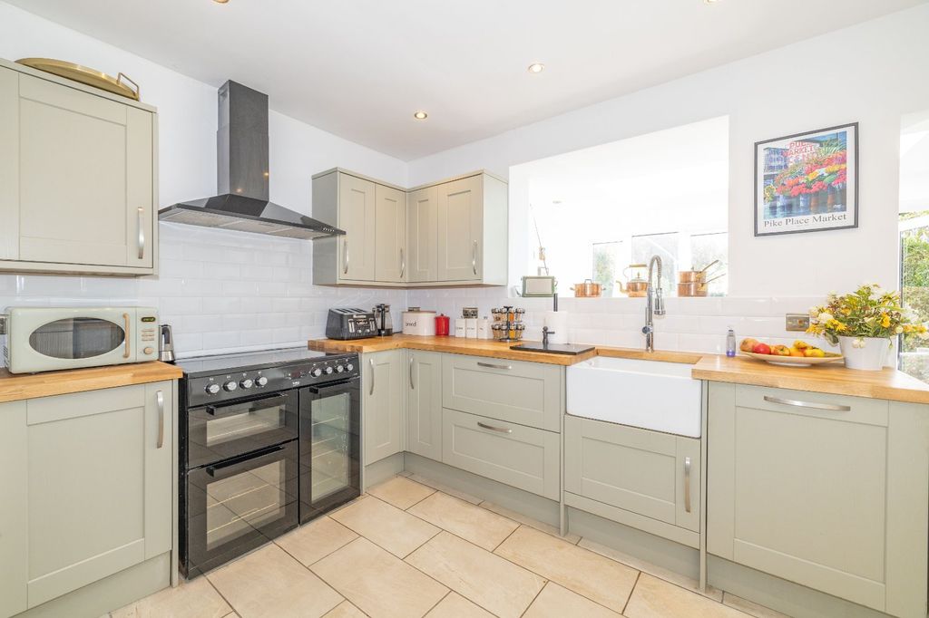 Property photo 2 of 12 Picture 2