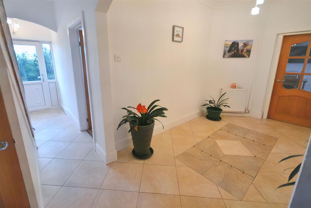 Additional image 5 of 4 bed detached bungalow for saleWaterston Road, Milford Haven SA73