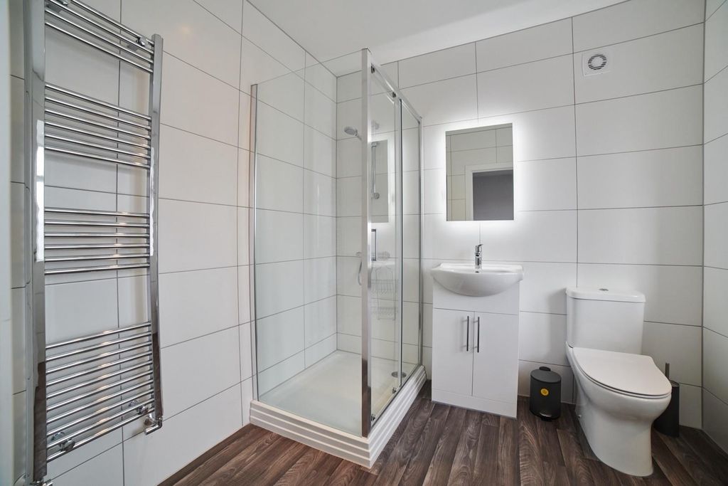 Property photo 3 of 10 Bathroom2.Jpg