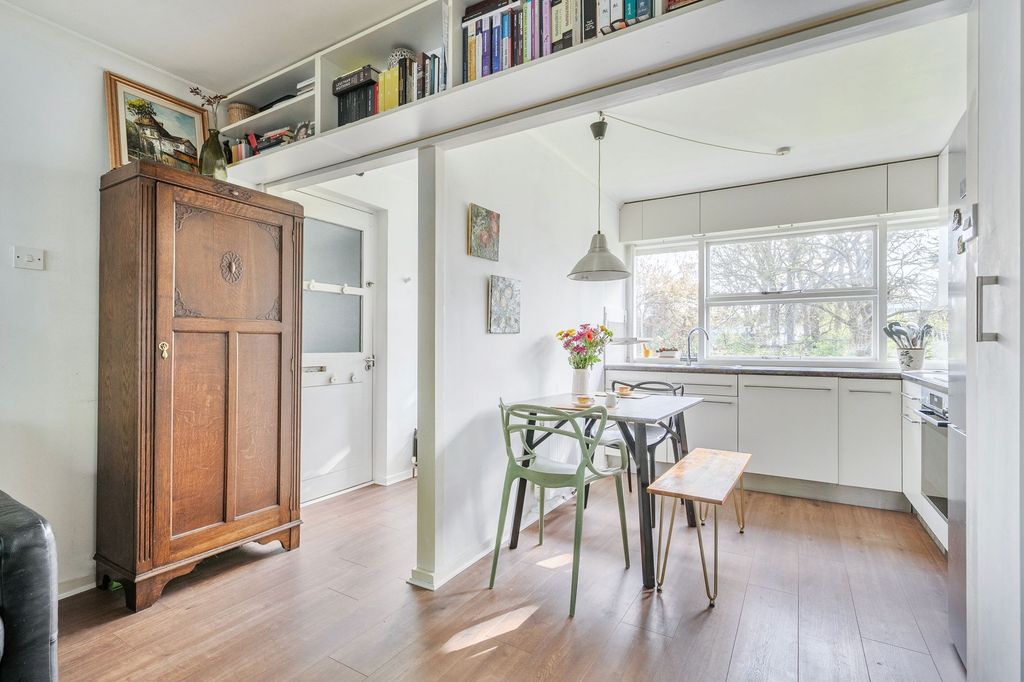 Property photo 3 of 21