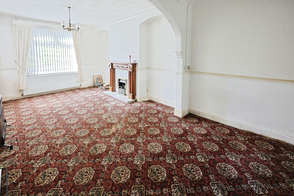 Property photo 3 of 11 Pbox-Img.Jpg