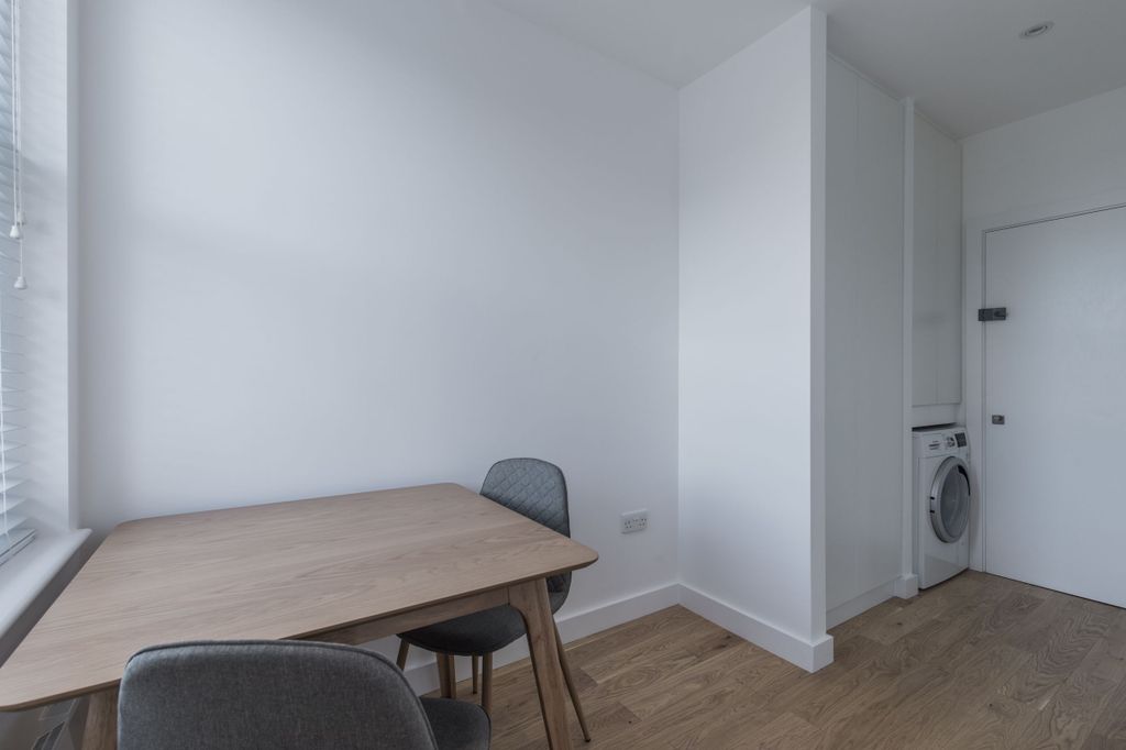 Property photo 2 of 12 Bedroom